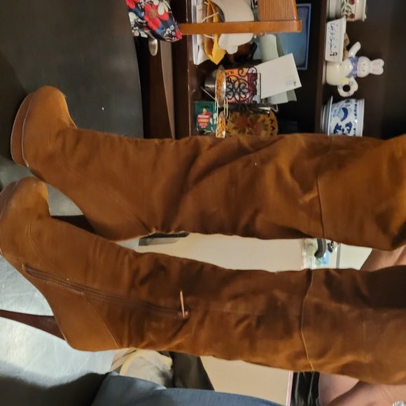 Ladies thigh hi boots - Picture 2 of 2